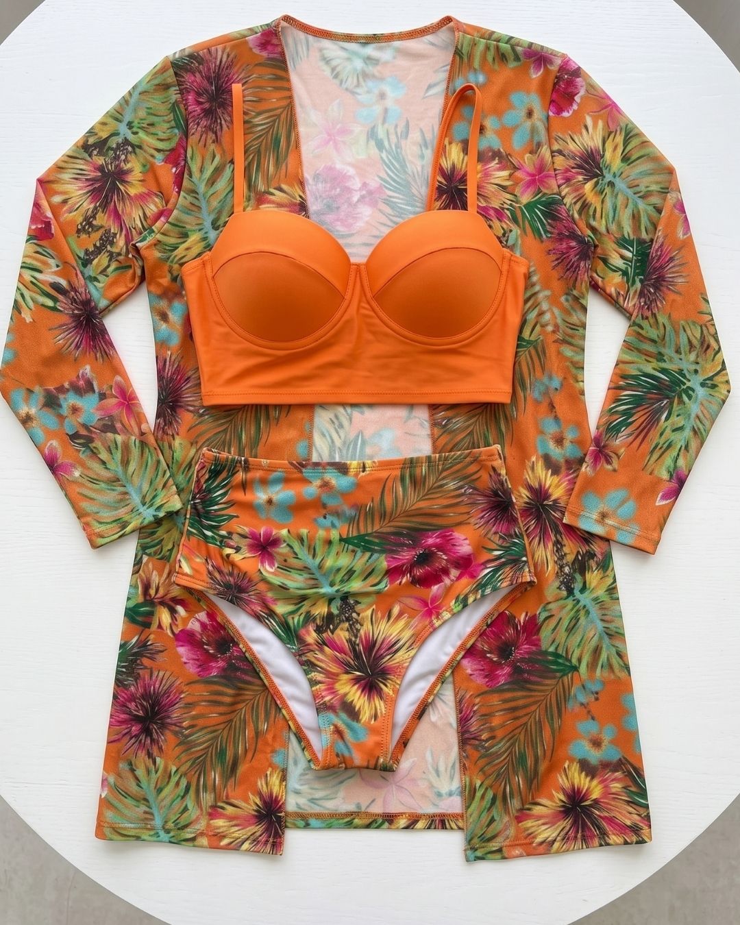 Biquíni + Saída de Praia Meia Taça Com Estampado Tropical